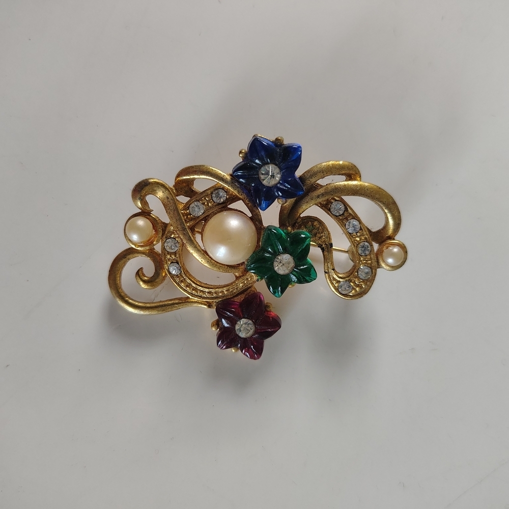 Elegant Gold Floral Brooch with Multicolor Accents - Picture 6 of 12
